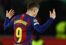 ليفاندوفسكي يحسم مستقبله مع برشلونة في أبريل