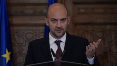 فرنسا تدعو إيران إلى الكف عن “زعزعة استقرار” المنطقة