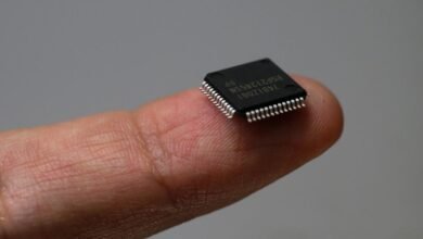 الطلب المحموم على الذكاء الاصطناعي يشعل أزمة عالمية في رقائق الذاكرة