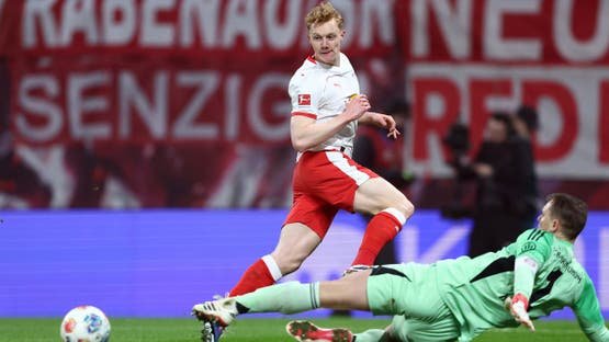 مدير بايرن الرياضي: نوير “مسؤول” عن حسم مستقبله