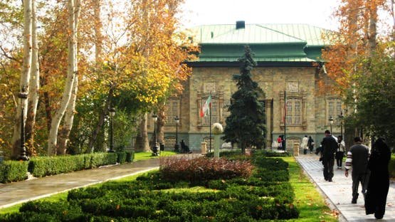 الغارات على طهران تلحق أضراراً بمجمّع قصر سعد آباد التاريخي - صورة مميزة صورة مميزة: الغارات على طهران تلحق أضراراً بمجمّع قصر سعد آباد التاريخي