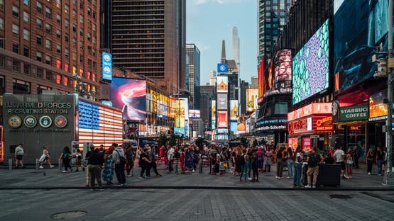 الاقتصاد الأميركي تحت الضغط.. الحرب والتضخم يربكان الأسواق - صورة مميزة صورة مميزة: الاقتصاد الأميركي تحت الضغط.. الحرب والتضخم يربكان الأسواق
