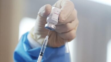 الموافقة التنظيمية تتيح طرح لقاحات كوفيد 2026-2027 للفئات المحددة