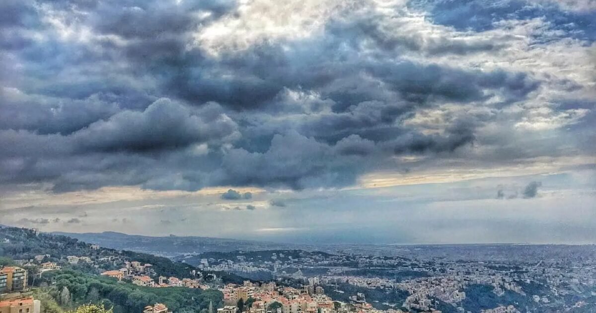 منخفض جوي يقترب من لبنان بعد موجة الحر.. تراجع الحرارة وأمطار متفرقة خلال عطلة نهاية الأسبوع - صورة مميزة صورة مميزة: منخفض جوي يقترب من لبنان بعد موجة الحر.. تراجع الحرارة وأمطار متفرقة خلال عطلة نهاية الأسبوع