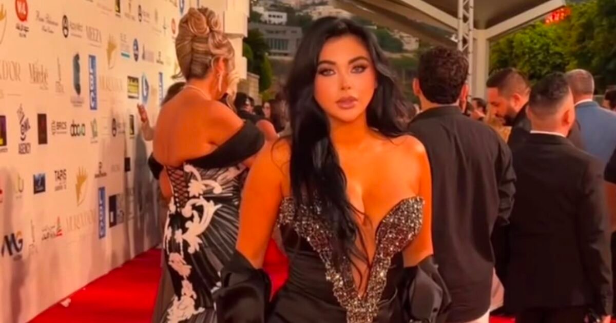 إطلالة مريم سبليني الجريئة تجذب أنظار الحضور في الموريكس دور
