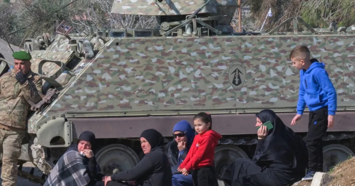 قصف جنوب لبنان يفاقم أزمة النزوح والحكومة تطلب دعماً دولياً في نيويورك