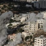 الاحتلال يفجّر منزلي منفذي عملية فرش الهوى في الخليل.. وتهجير آلاف الفلسطينيين تحت وطأة العدوان