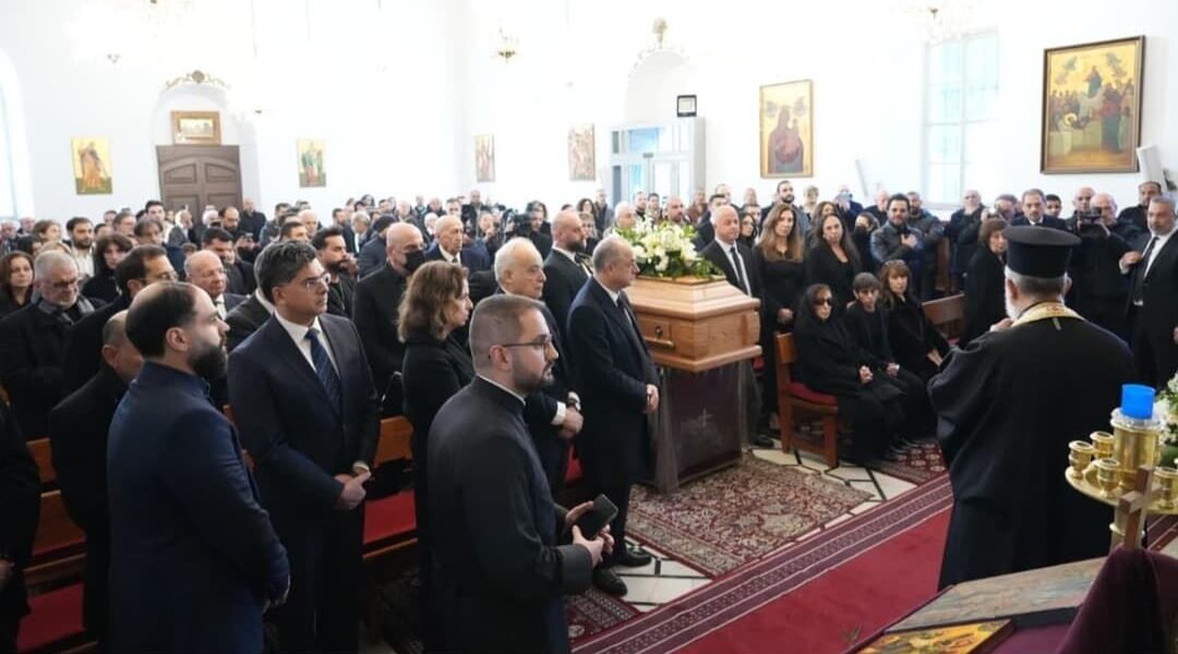 السيدة فيروز ودعت نجلها الاصغر هلي في مأتم حاشد