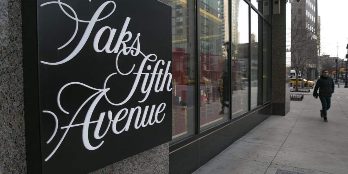 تعلن شركة Saks Global عن الرئيس التنفيذي الجديد ريتشارد بيكر وسط تقارير الإفلاس