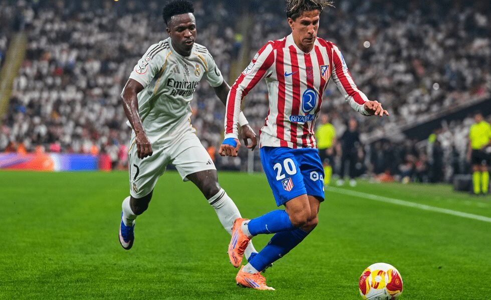 ريال مدريد يهزم أتلتيكو مدريد ويضرب موعدا مع برشلونة في نهائي السوبر الإسباني ()