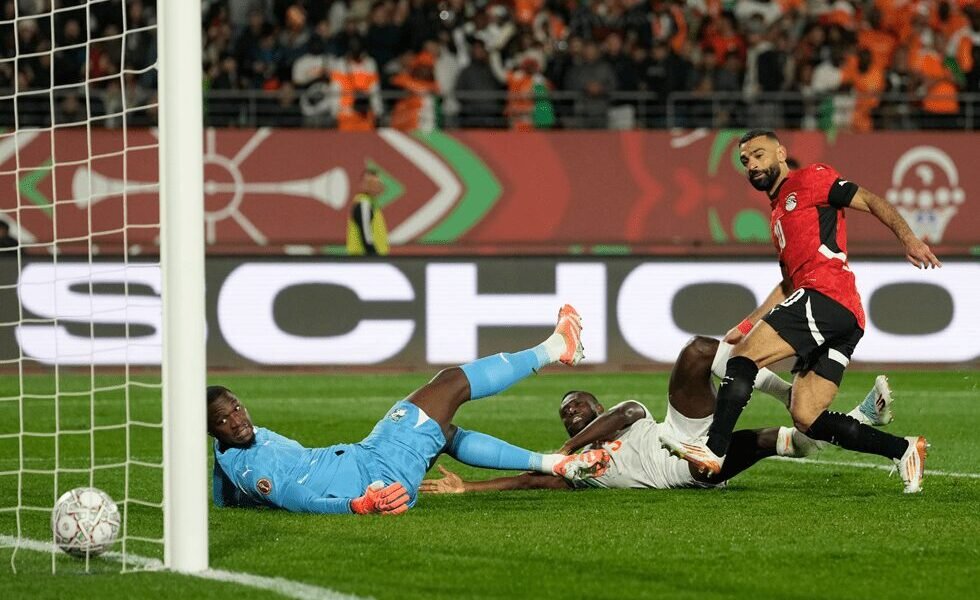صلاح يعبر بمصر محطة كوت ديفوار إلى نصف نهائي كأس إفريقيا ()