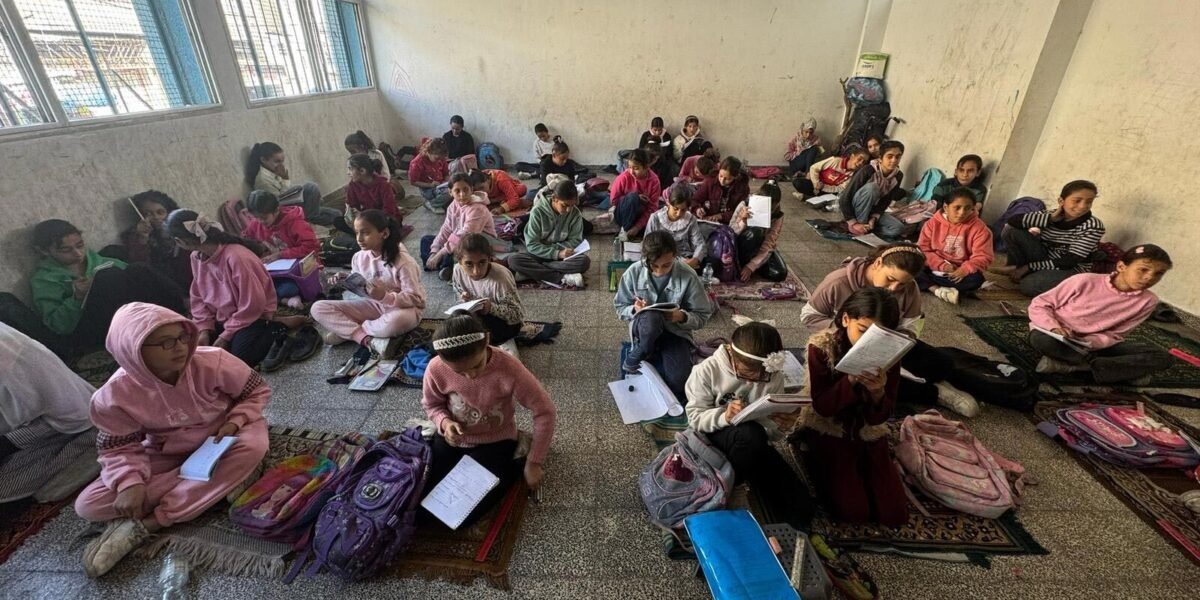 مثل الأموات الأحياء