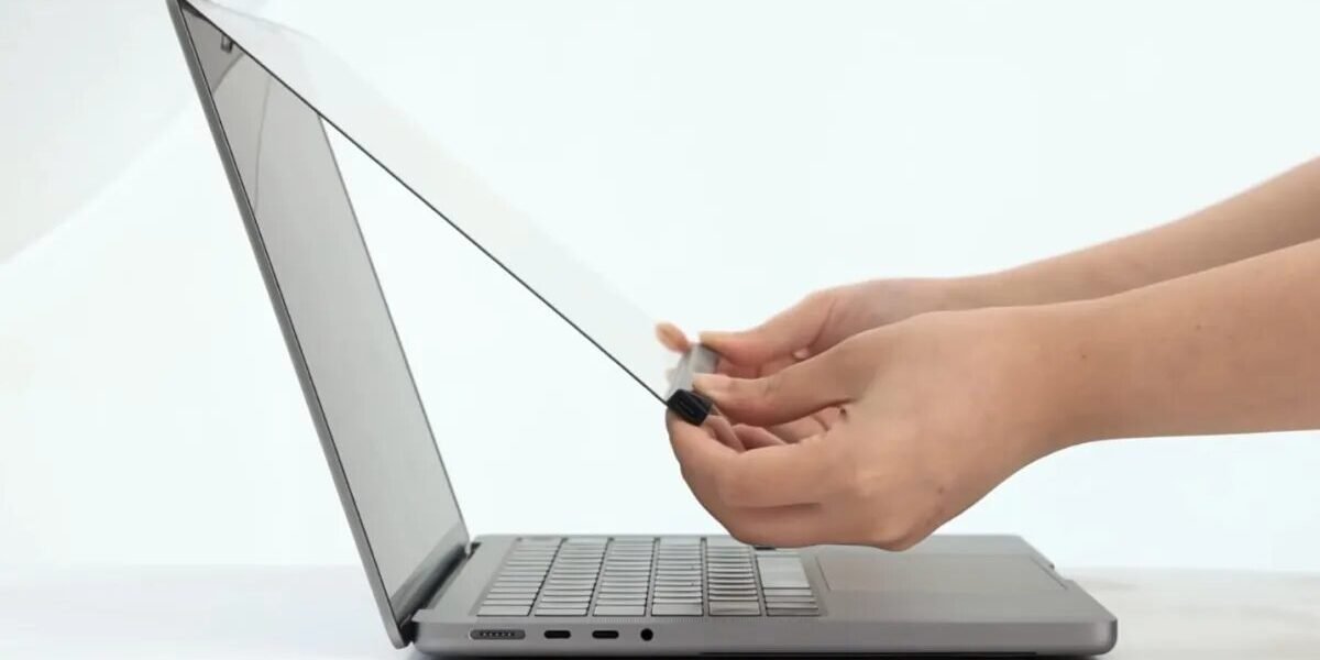 يضيف ملحق MacBook الجديد دعم اللمس إلى شاشتك
