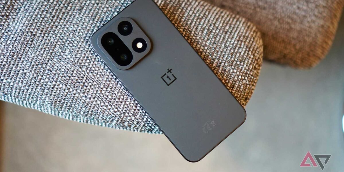 يمكن أن ينهي OnePlus 15 قبضة سامسونج الخانقة ولكن فقط إذا سمحت بذلك