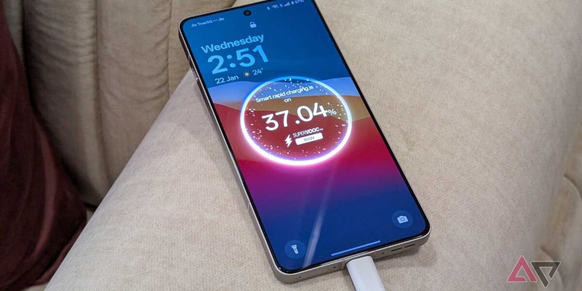 أكد OnePlus حجم بطارية OnePlus 15