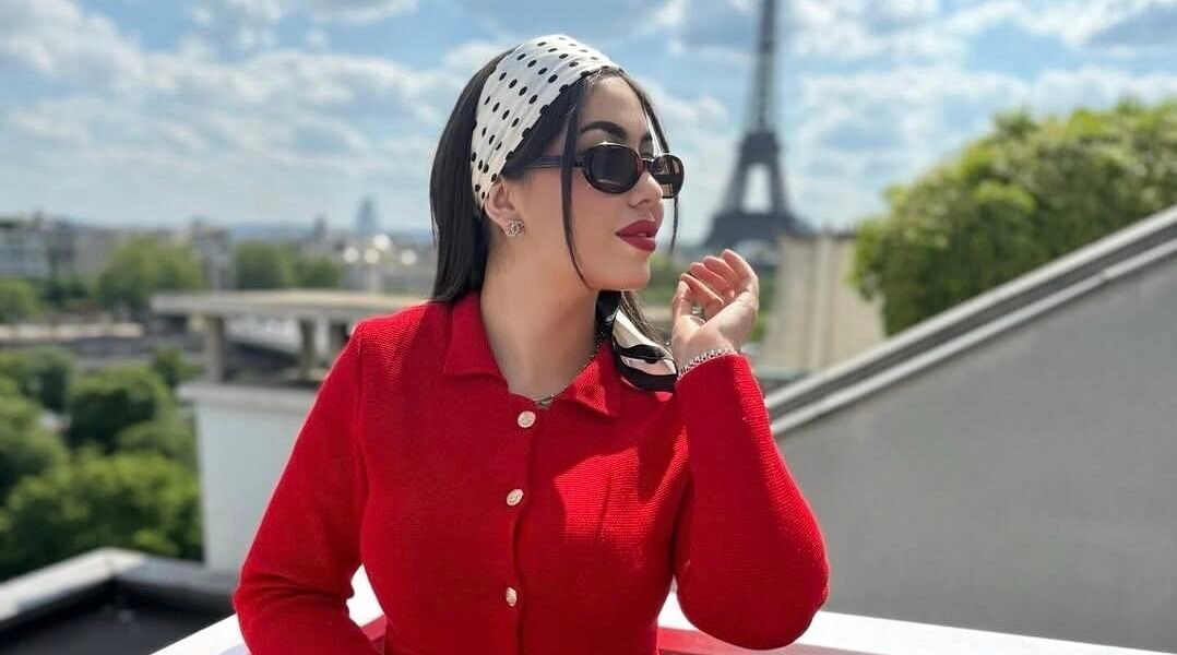 أيلـا خريف.. حضور أنيق يلفت الأنظار في عالم الفاشن واللايف ستايل