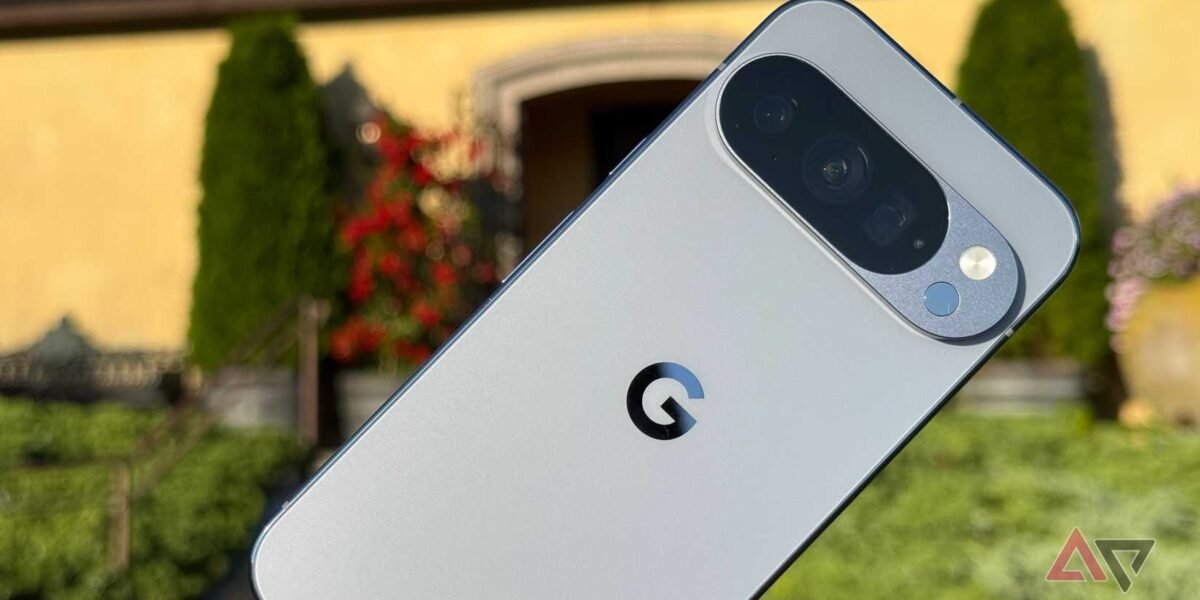 لقد أحببت بالفعل هاتف Google Pixel 10 Pro ولكنه يمثل سرقة بقيمة 500 دولار