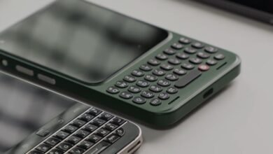 يجمع Click Communicator بين وظيفة Blackberry الكلاسيكية وشكل الهاتف الذكي الحديث